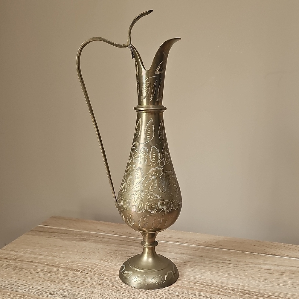 Sarna India Etched Brass Ewer Pitcher Collectible 237T-12 ~ VINTAGE